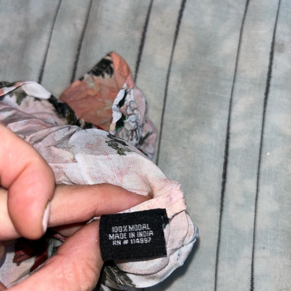 Feathers by Tolani Blouse Floral Soft Modal Size XL - Picture 8 of 9